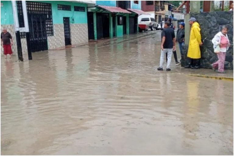 Tres personas desaparecidas en el estado Mérida tras fuertes lluvias