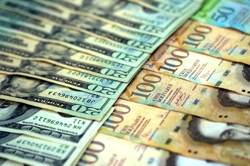 Moneda Extranjera Billetes Bolivares Dolares SICAD CADIVI Control de Cambio en Venezuela