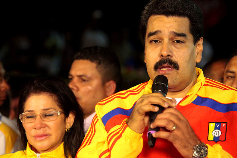 Nicolas-Maduro-Cilia-entierro-Serra