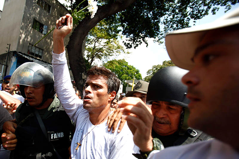 Leopoldo-Lopez-18f-7