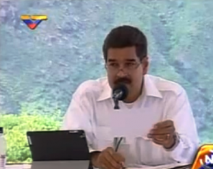 Maduro mete la pata sacando cuentas en dólares + VIDEO