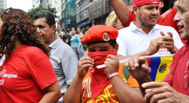 ¡GUARIMBEROS! Niños encapuchados en protesta ROJA ROJITA +FOTOS