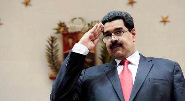 Nicolás Maduro desafía a la oposición para que recoja firmas y «revoquen» su mandato