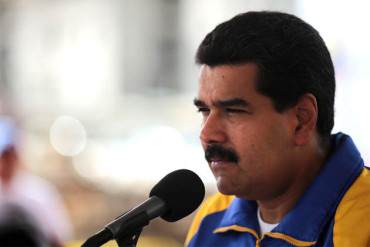 Maduro dice que periodistas de 2001 fueron enviados a provocar violencia