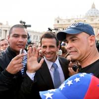 Capriles en la plaza San Pedro 4