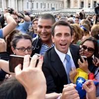 Capriles en la plaza San Pedro 3