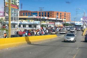 ¡CAOS! Consumidores agredieron a empleados de tienda de electrodomésticos en Anzoátegui