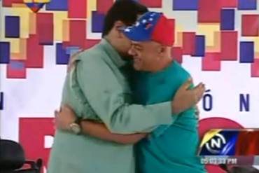 AHORA CANTANTE: Maduro debuta cantando un “Cumpleaños Feliz” a Jorge Rodríguez (Video)