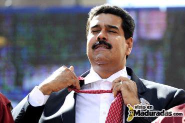 Maduro se quitó la corbata y el flux + FOTOS + VIDEO