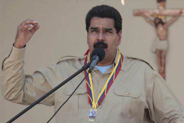 Maduro pide democracia en Twitter y anuncia independencia en las redes sociales