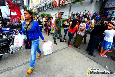 ¡UNA COLITA MÁS! Venezuela, el país de las colas + FOTOS