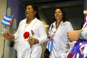 ¡LO ÚLTIMO! Cuba envía nuevo contingente de 500 médicos a Venezuela (+la millonaria suma que generan con esto)