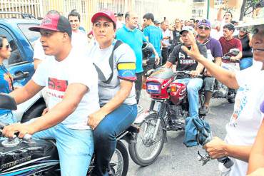 ¡ASÍ HACEN LA TRAMPA! Hasta 2.000 Bolívares ofrecen por el voto a Perez Pirela