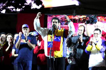 El País: Maduro nombra “alcaldes paralelos” en municipios que ganó la oposición