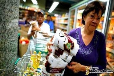 ¡TRUEQUE SOLIDARIO! Familias venezolanas intercambian alimentos ante terrible escasez