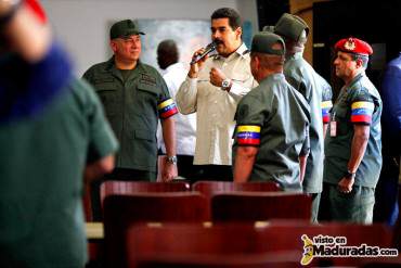¡GOBIERNO MILITAR! 48% de los gobernadores y 25% de los ministros de Maduro son militares