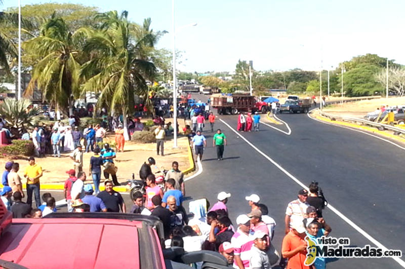 Protesta-de-Bachaqueros-en-Maracaibo-800x533