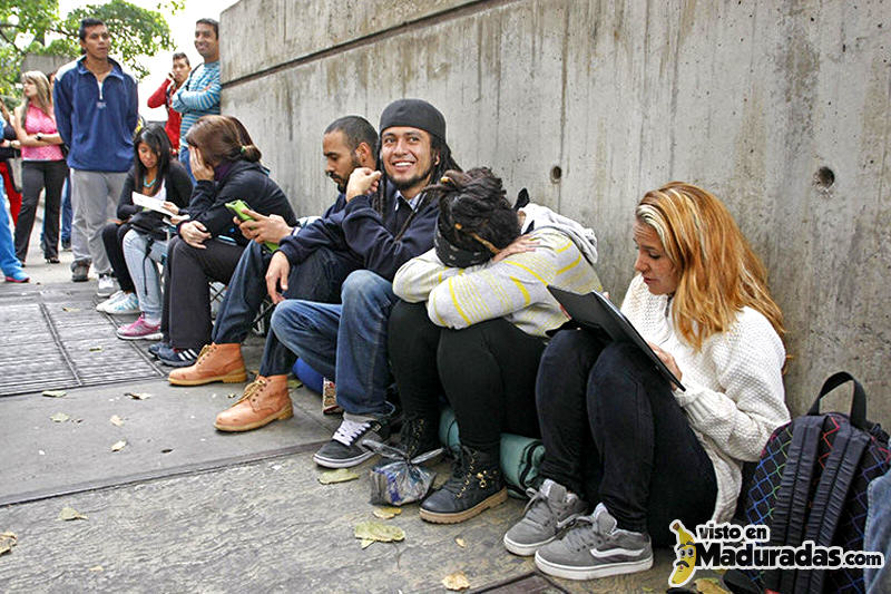 Venezolanos-en-Consulado-de-Irlanda-CADIVI-Foto-20140120-2