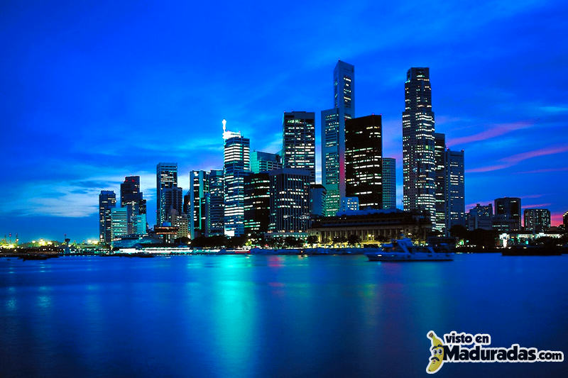 singapur-at-night-800x533