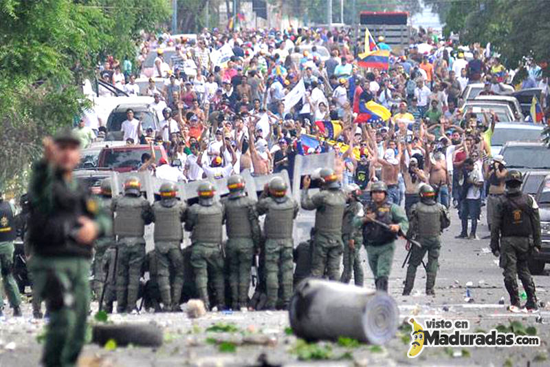 estudiantes heridos por la gnb protesta