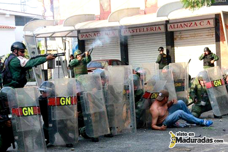 estudiantes heridos por la gnb protesta