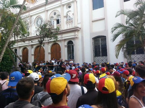 5ta avenida de San Cristobal Estado Tachira Venezuela en protesta del #12F (6)