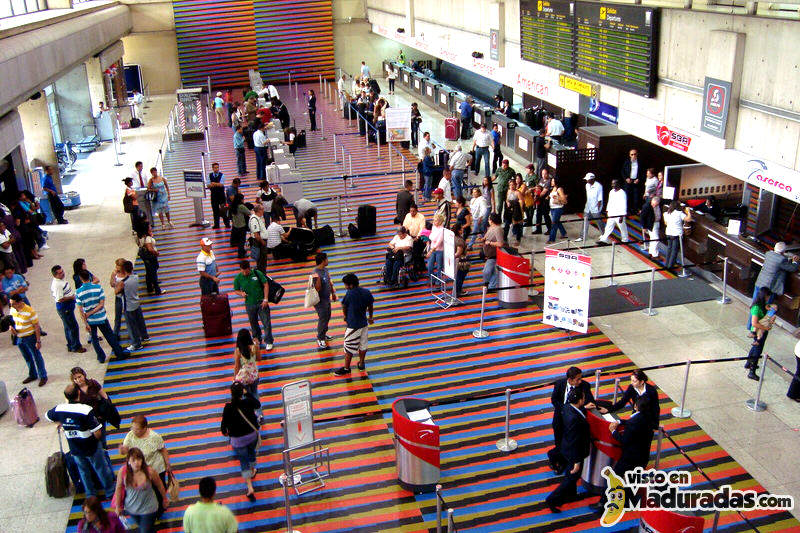 Aeropuerto-Simon-Bolivar-de-Maiquetia-Venezuela-800x533