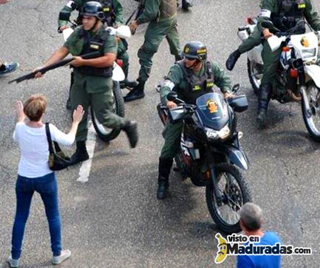 estudiantes heridos por la gnb protesta