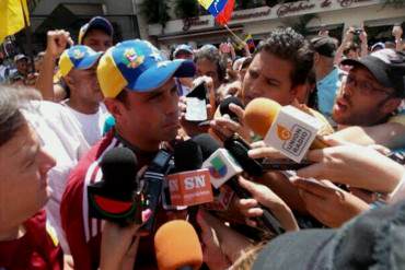 ¡FINALMENTE! Capriles llegó a Plaza Venezuela con su total apoyo a los estudiantes #12F