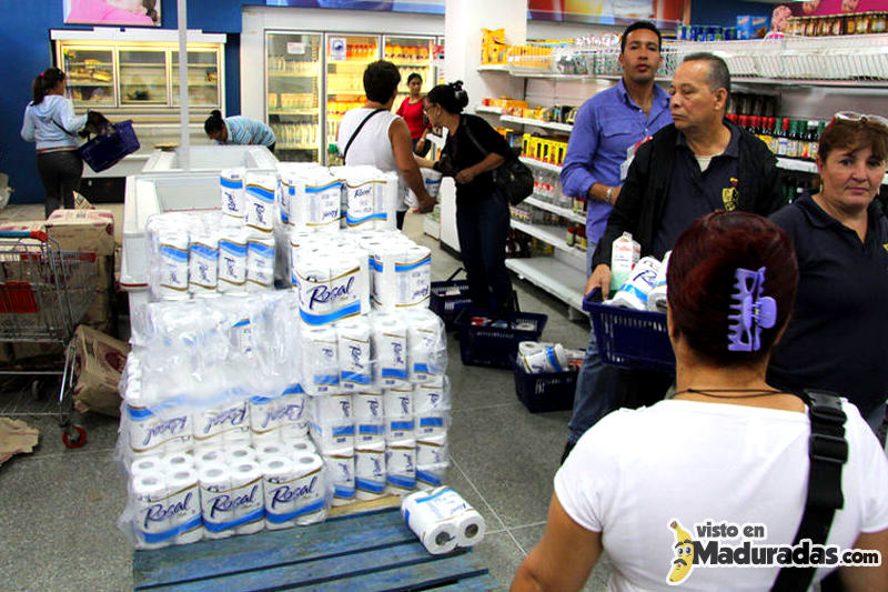 Escasez-de-papel-higienico-en-auto-mercados-de-Venezuela--800x533