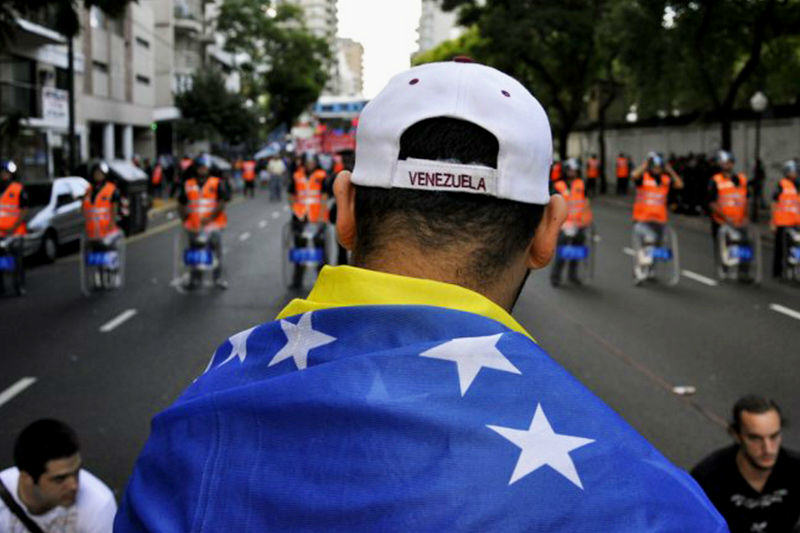 Estudiantes protestando en Venezuela