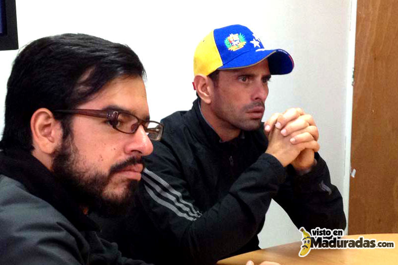 Henrique-Capriles-en-reunion-con-estudiantes-sobre-marcha-12F-3-800x533