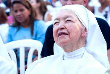 ¡OREMOS POR VENEZUELA! La Hermana Francisca envía un mensaje a los jóvenes del país + Audio