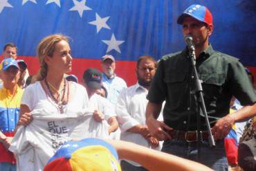 ¡UNIDAD! LA FOTO: Lilian Tintori y Henrique Capriles se unieron en un mismo llamado de paz