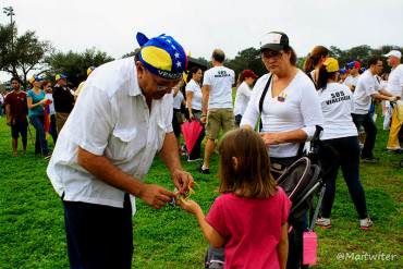 La hija de Mónica Spear, Maya y sus abuelos se unieron al llamado de S.O.S Venezuela + FOTOS