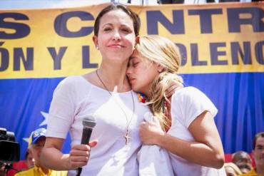 LA FOTO: El conmovedor momento que protagonizaron Maria Corina y Lilian Tintori + Video