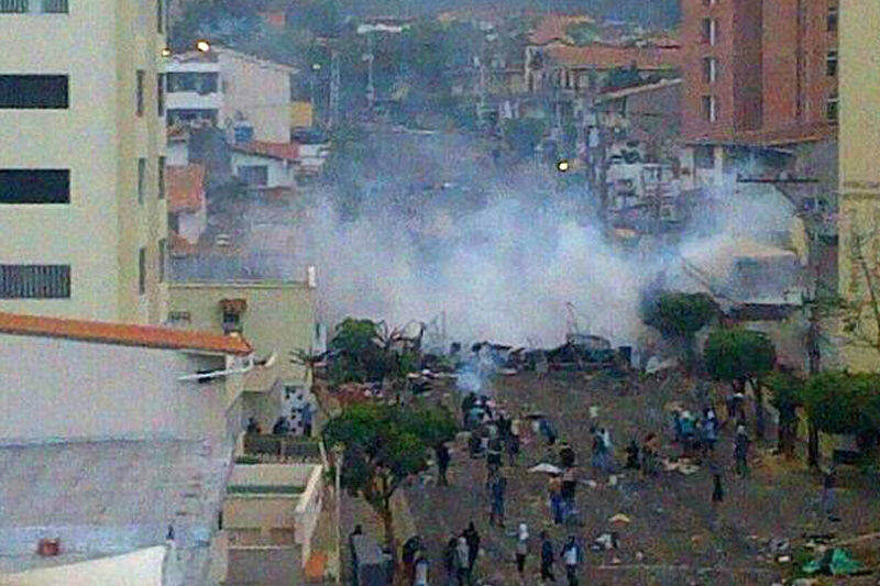 Atacan con lacrimogenas y perdigones zonas residenciales de San Cristobal