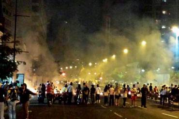 ¡OTRA NOCHE DE TERROR! Continúa la tensión y represión en el municipio de Chacao + FOTOS