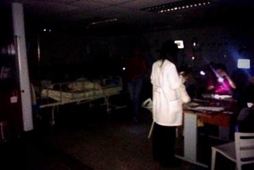 ¡UN COMPLETO CAOS! Centros hospitalarios trabajan aún sin luz en Caracas + FOTOS