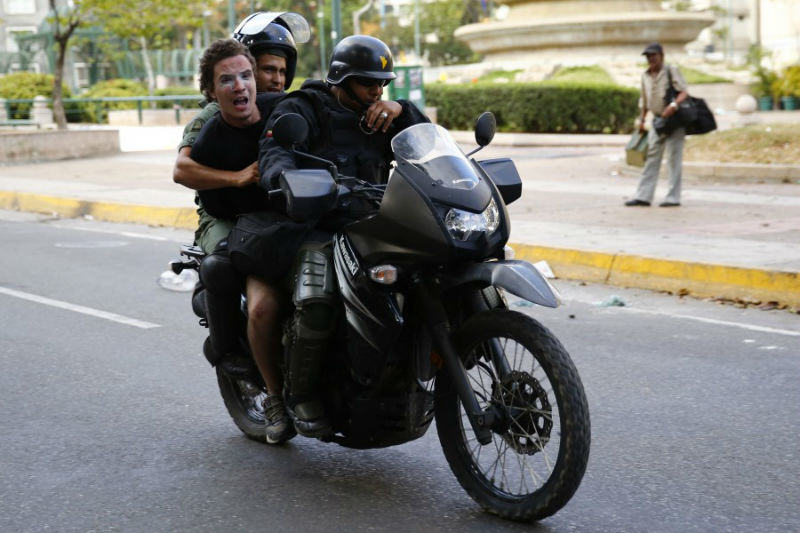 Caracas Altamira 16 de Marzo 16M GNB Protestas Guardia Nacional (10)