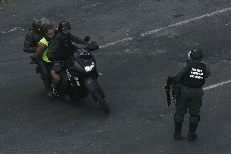 Caracas Altamira 16 de Marzo 16M GNB Protestas Guardia Nacional (18)