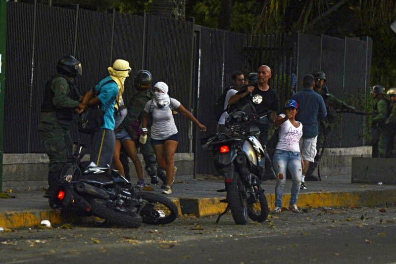 Caracas Altamira 16 de Marzo 16M GNB Protestas Guardia Nacional (6)