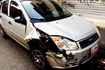 ¡SIN SENTIDO! EN FOTOS: Así fue como la GNB causó destrozos en vehículos en Chacao