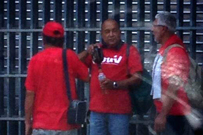 Chavistas en Marchas del PSUV tomando Whiskey Buchanans 