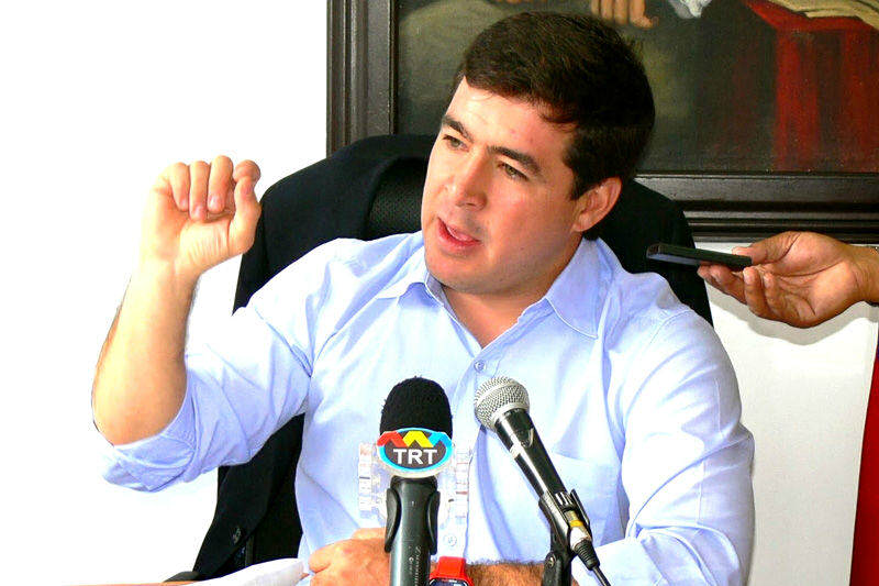 Daniel-Ceballos-Alcalde-de-San-Cristobal-800x533-002