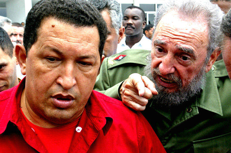 Hugo Chavez con Fidel Castro 