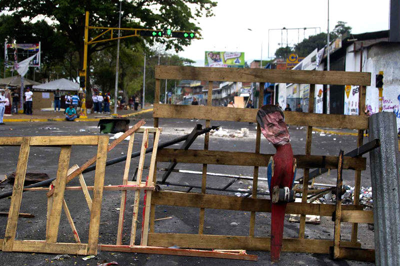 Nicolas Maduro en guaimbas de Venezuela Protestas Barricadas