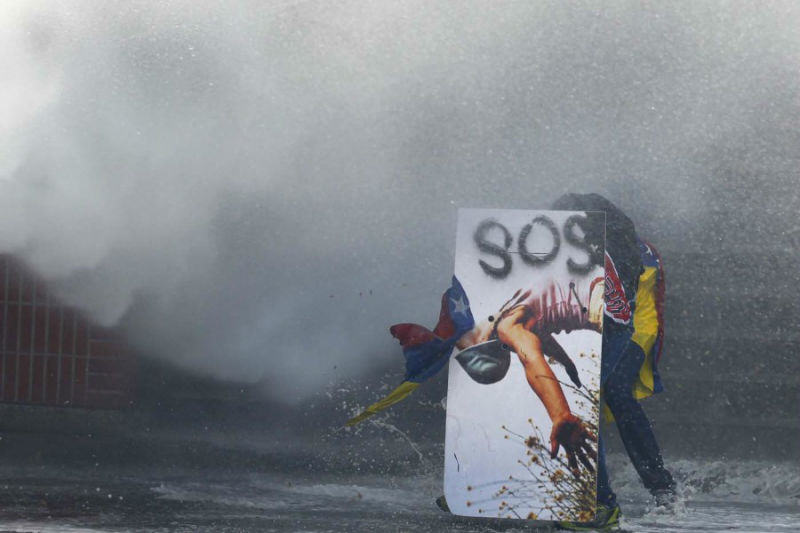 Represion de la Guardia Nacional en Bello Monte 20M (1)