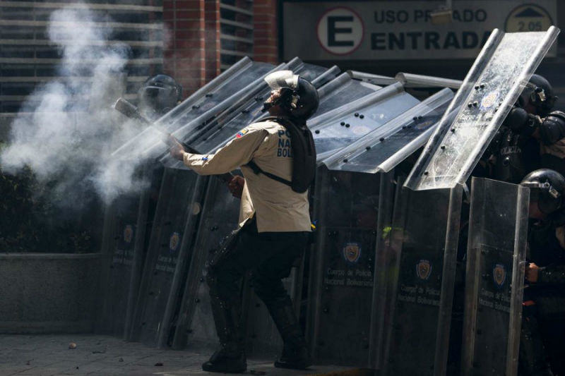 Represion de la Guardia Nacional en Bello Monte 20M (10)