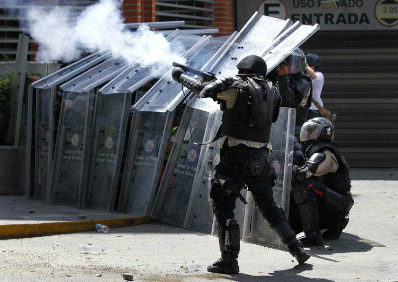 Represion de la Guardia Nacional en Bello Monte 20M (12)